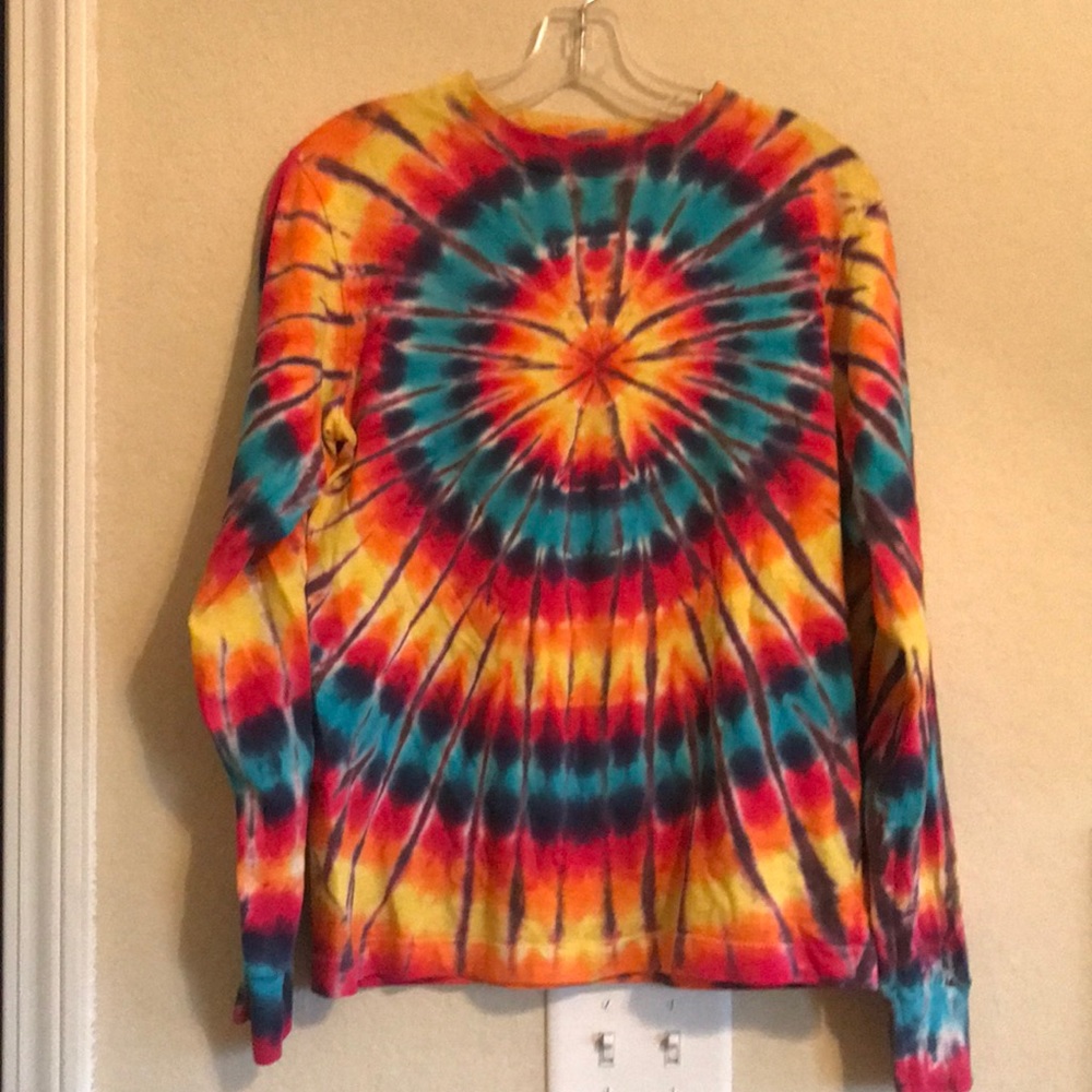 2 for $10 ➡️ Tie-Dye Long Sleeve